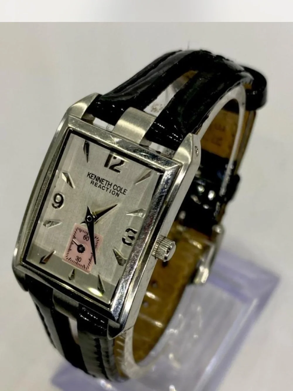 *** Kenneth Cole ^^ Reaction Silver Dial Watch /   Pink Subdial ^^^